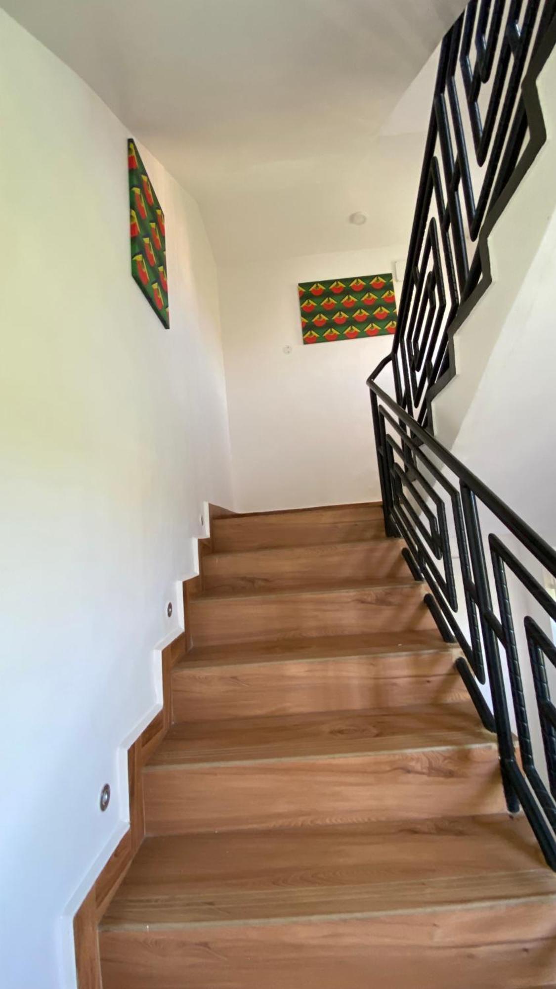 Nimaro Courts Hotel Entebbe Exterior photo